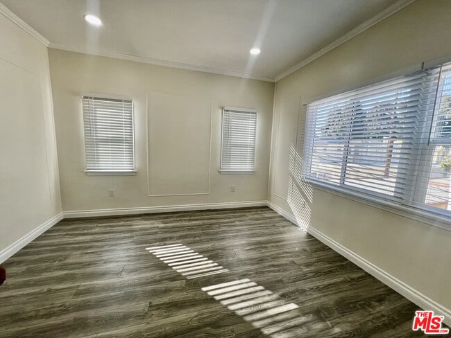 Building Photo - 4265 Garthwaite Ave