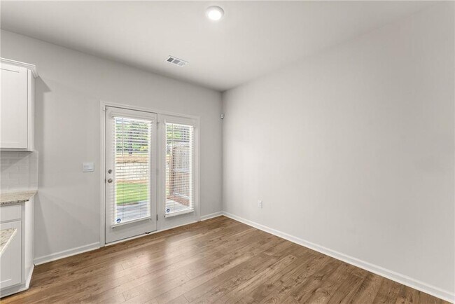 Building Photo - 300 Stoneybrook Dr