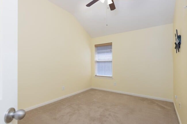 Building Photo - 7706 Quiet Trace Ln