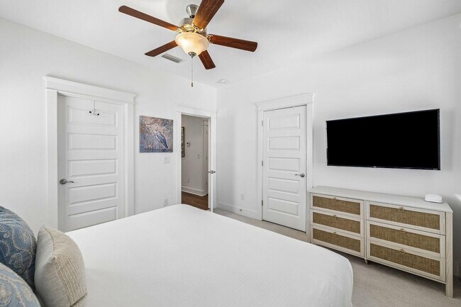 Building Photo - 28 Emerald Beach Cir
