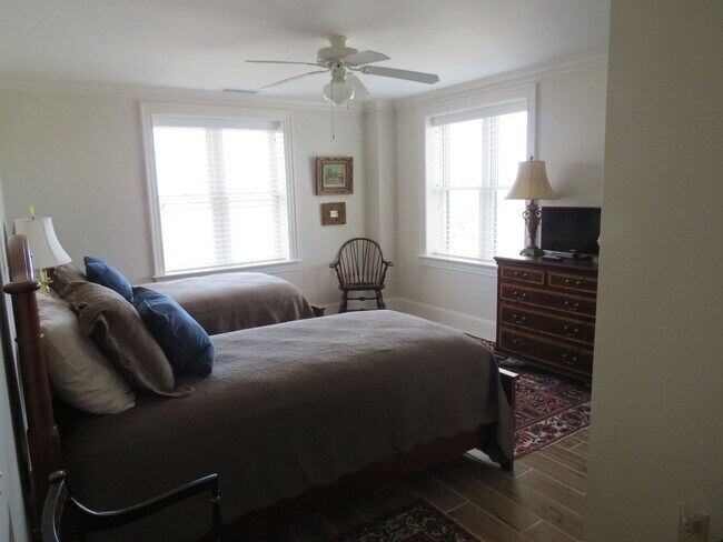 Building Photo - Harborside Club at 70W