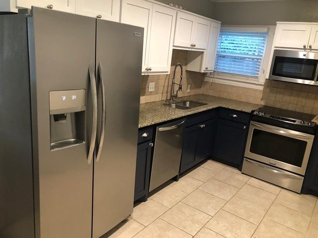 Building Photo - 4332 Calmont Ave