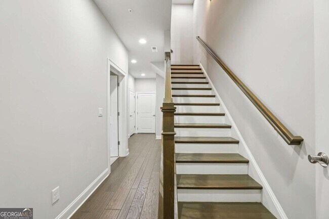 Building Photo - 355 Cricket Ln