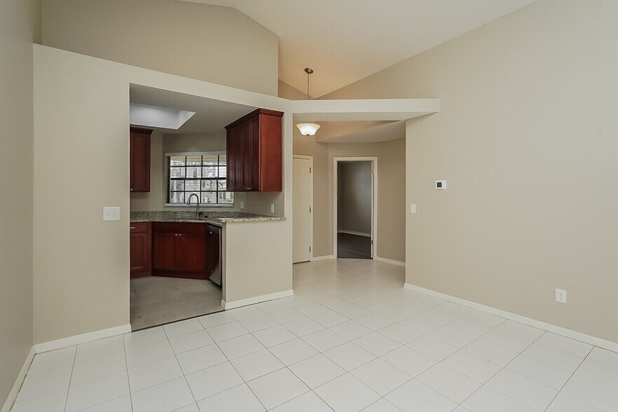 Building Photo - 5312 Southwick Dr