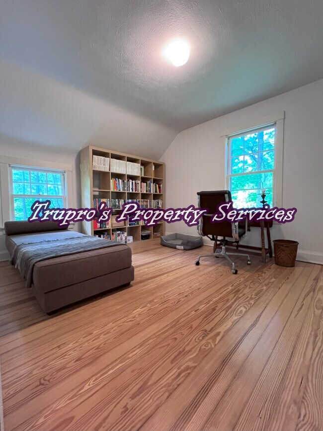 Building Photo - 13844 S Log Cabin Rd