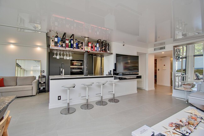 Building Photo - 4101 N Ocean Blvd