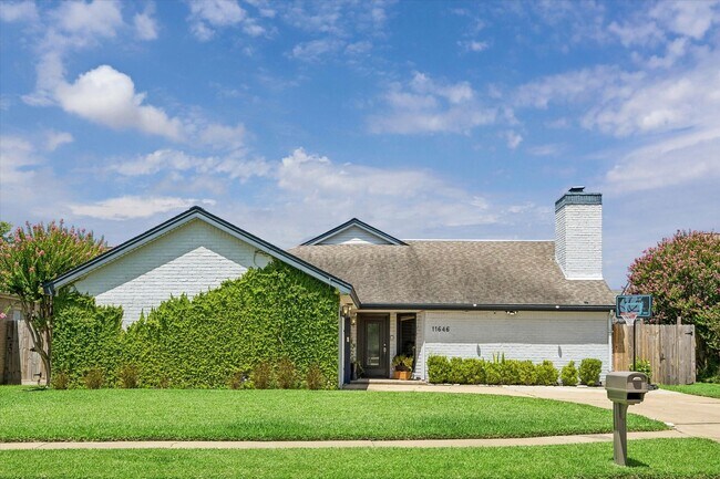 Building Photo - 11646 Manor Park Dr