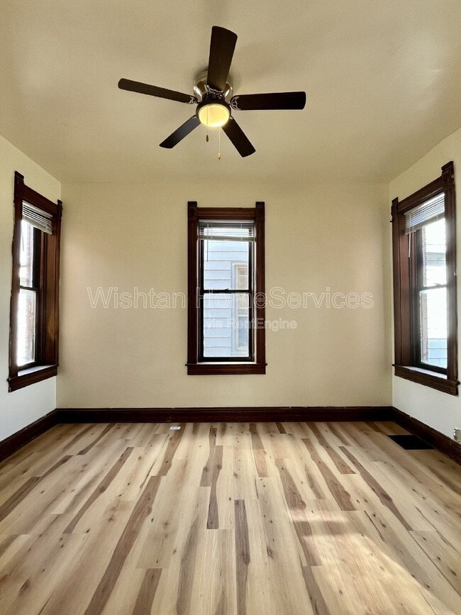 Building Photo - 1016 York St