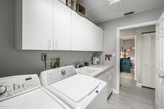 Building Photo - PRICE DROP!! FURNISHED ANNUAL RENTAL- WATERFRONT