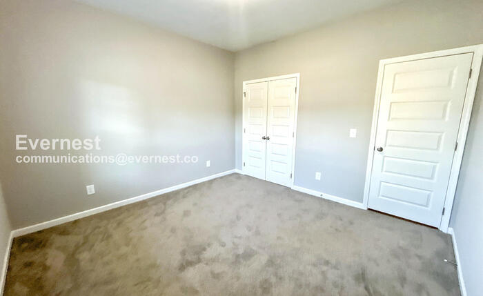 Building Photo - 1024 Echo Rdg Rd