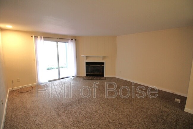 Building Photo - 6236 Coach Royale Ln