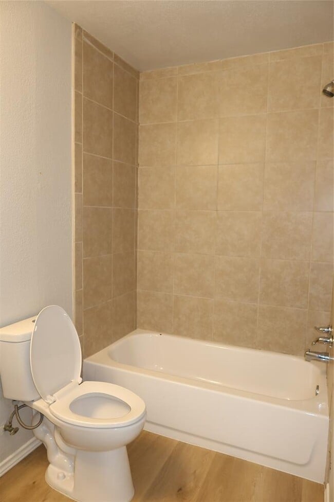 Building Photo - 2511 Bucks Run