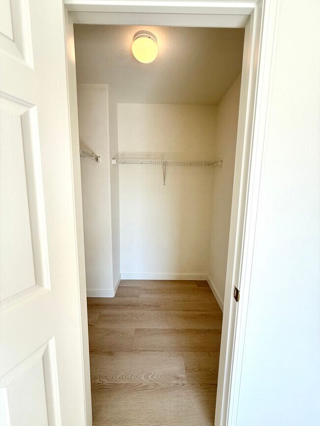 Building Photo - Spacious Home for Rent with Fresh Upgrades...