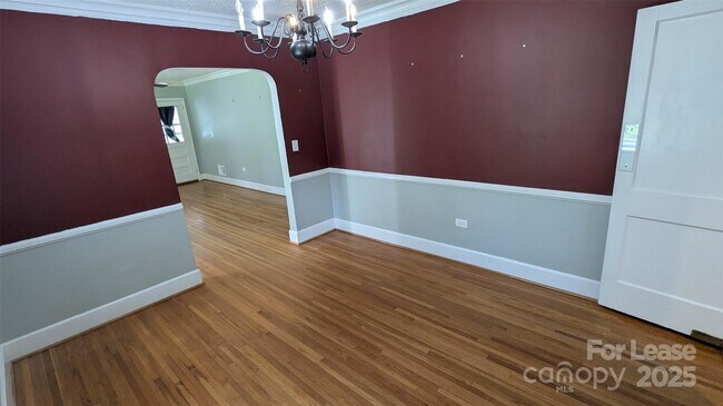 Building Photo - 1507 Woodland Dr