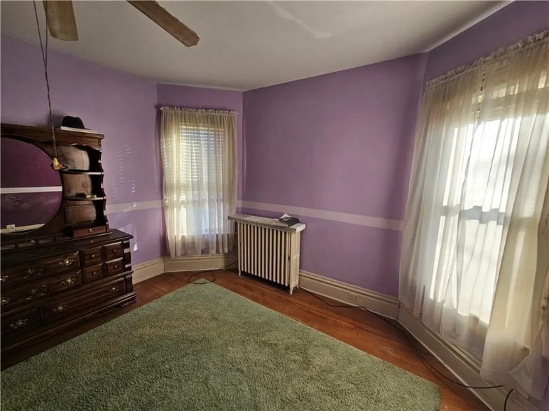 Building Photo - 19 Eagle St