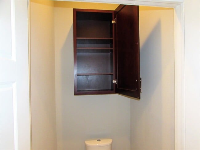 Building Photo - 3249 Dixie Dr