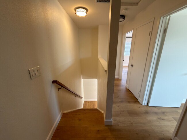 Building Photo - Prime Santa Clara Location | Bright 3BR/2.5BA End-Unit | 2 Primary Suites | Central Heat & AC