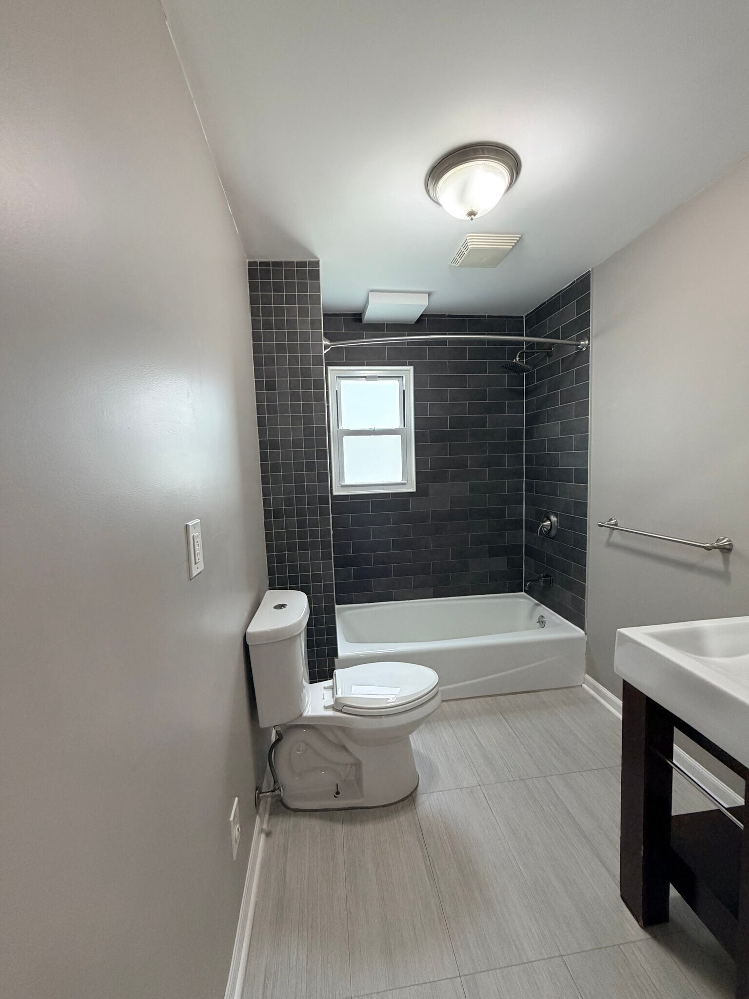 Building Photo - 209 Tibbetts Rd