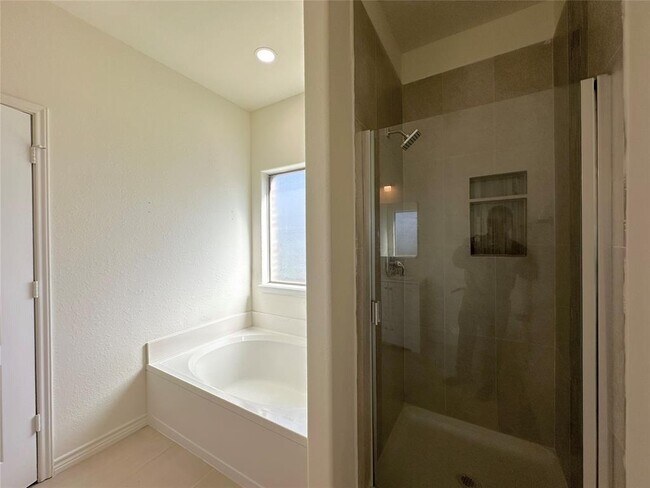 Building Photo - 23702 N Newport Bend