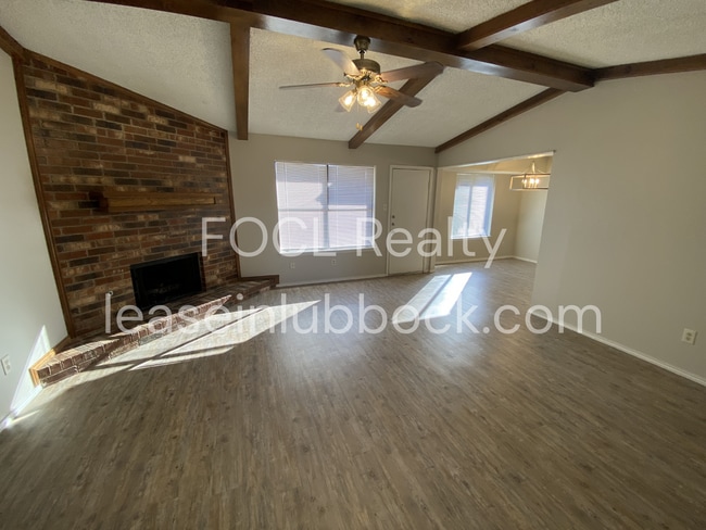 Building Photo - Updated and cozy 3/2/2