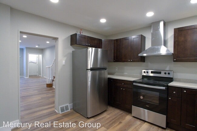 Building Photo - 3 br, 1 bath House - 1519 S 26th St