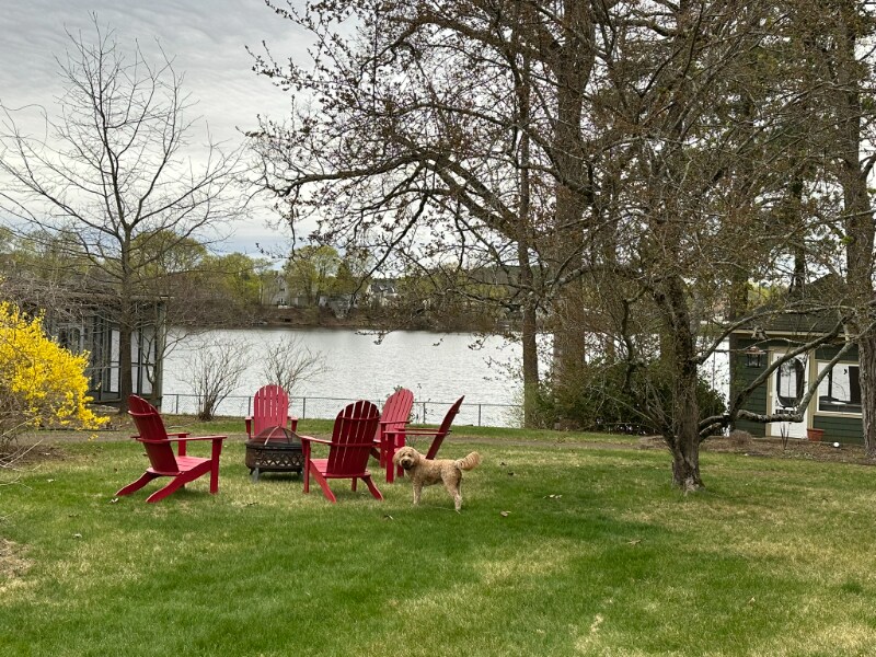 Building Photo - 98 Linwood St