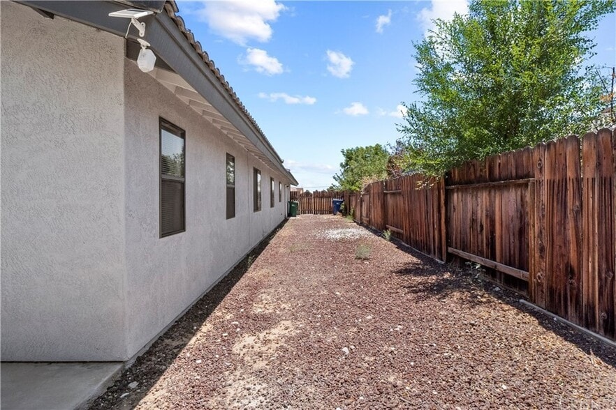 Building Photo - 9951 Pebble Beach Dr