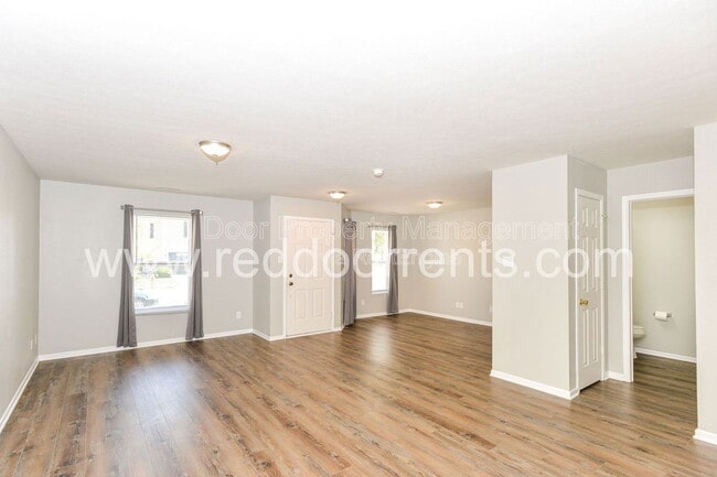 Building Photo - 15445 Border Dr