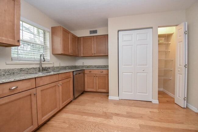 Building Photo - 710 NW 54th Terrace