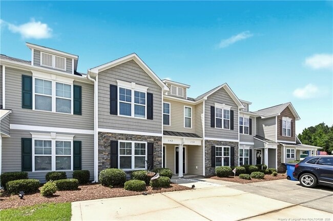 Building Photo - 142 Collinwood Dr