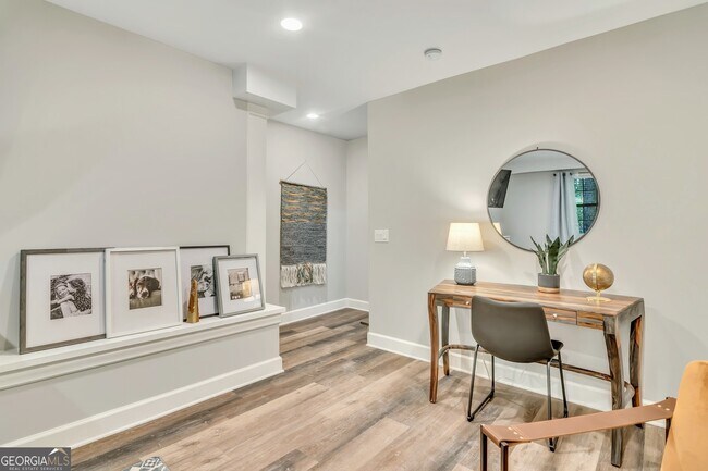 Building Photo - 2145 Lindley Ln