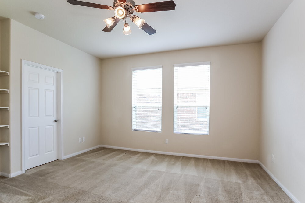 Building Photo - 17818 Aveleigh Ln