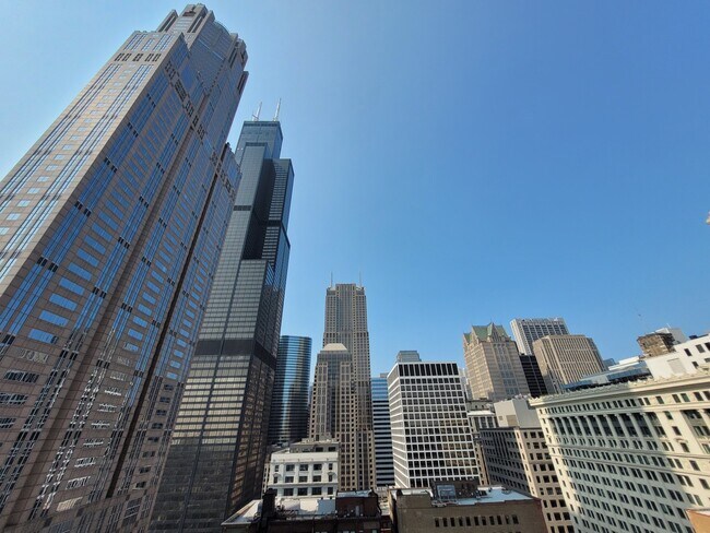 Building Photo - 235 W Van Buren St