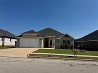 Building Photo - 135 Carriage Hills Pkwy