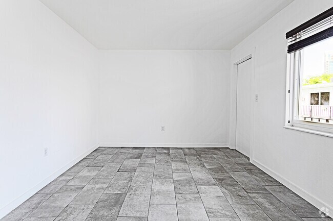 Unit 23: 2BD-1BA-650-Sq-Ft - 3200 Mary St