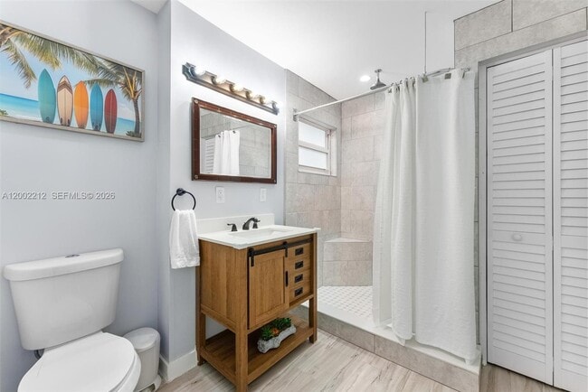 Building Photo - 230 SW 12th Ave