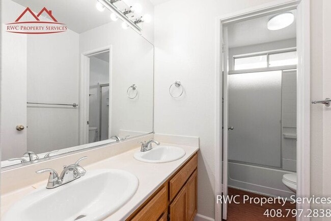 Building Photo - 1459 Chavez Way