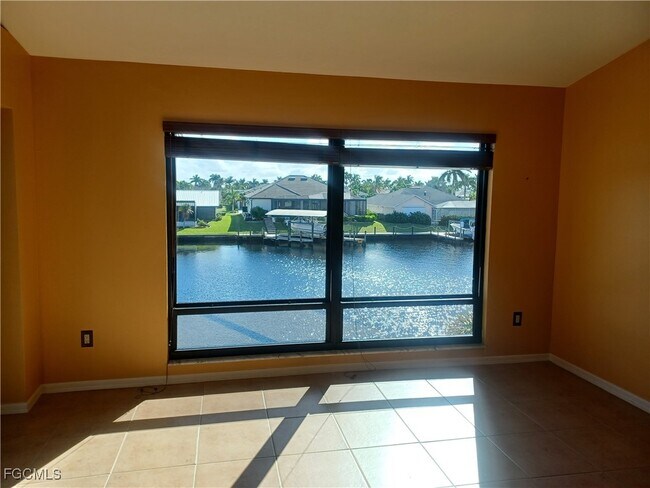 Building Photo - 5515 SW 12th Ave