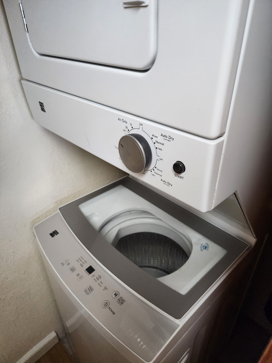 Building Photo - 320 Liliuokalani Ave