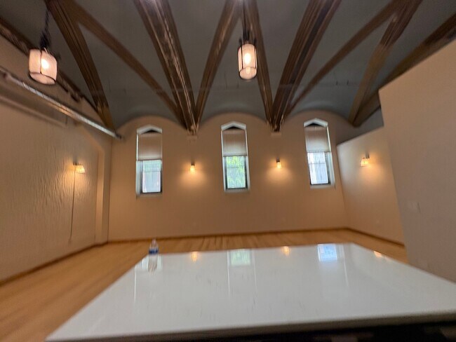 Building Photo - 4601 S Ellis Ave