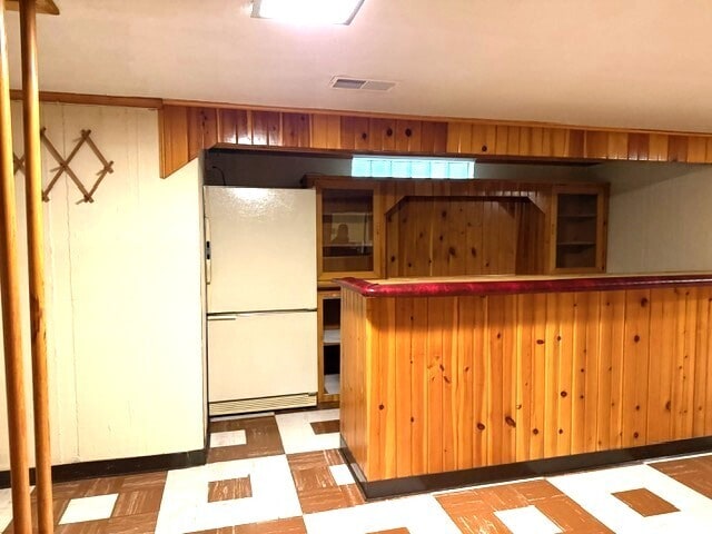 Building Photo - 220 May St