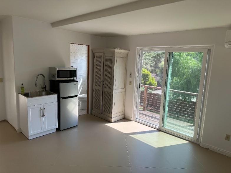 Building Photo - 1545 Marquard Terrace