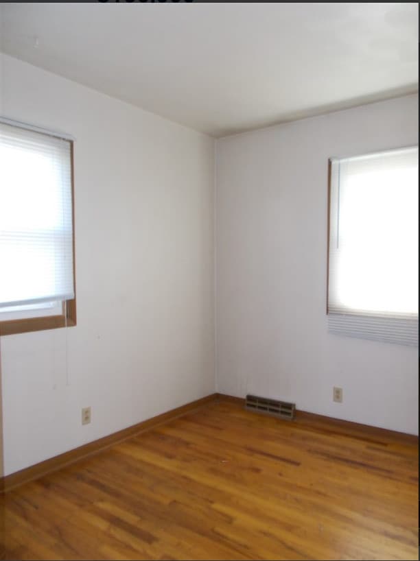 Bedroom - 4020 N Pine St