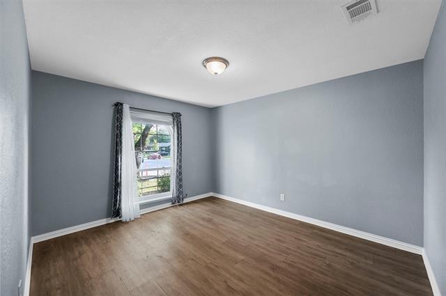 Building Photo - 301 W Grenoble Dr