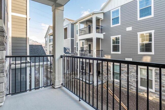 Building Photo - 323 W 435 N