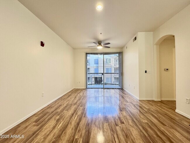 Building Photo - 1701 E Colter St