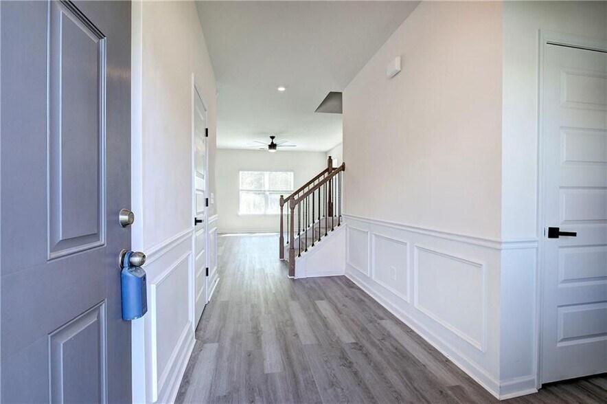 Building Photo - 10 Eagle Dr