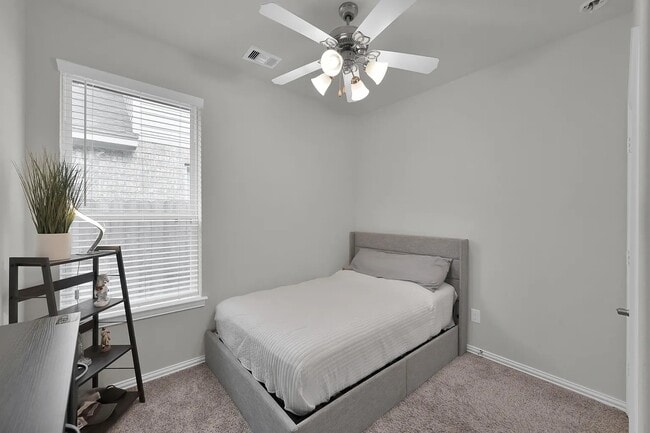 Building Photo - 40558 Berylline Ln.