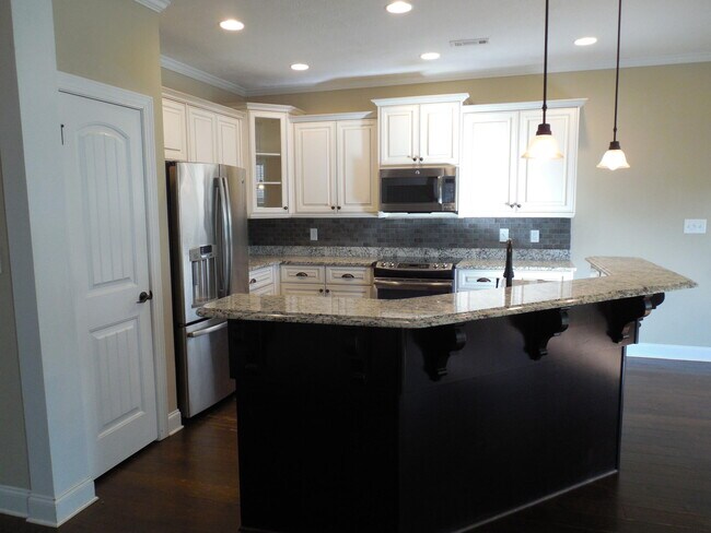 Building Photo - 812 Herrington Dr
