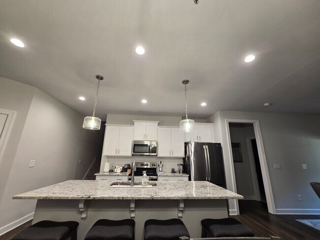 Building Photo - 74 Hawk Ridge Dr